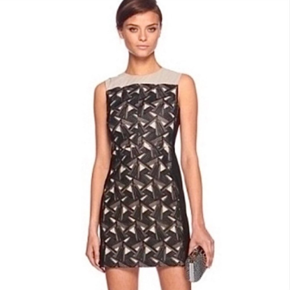 Diane Von Furstenberg "Reona" fitted mini dress size 14